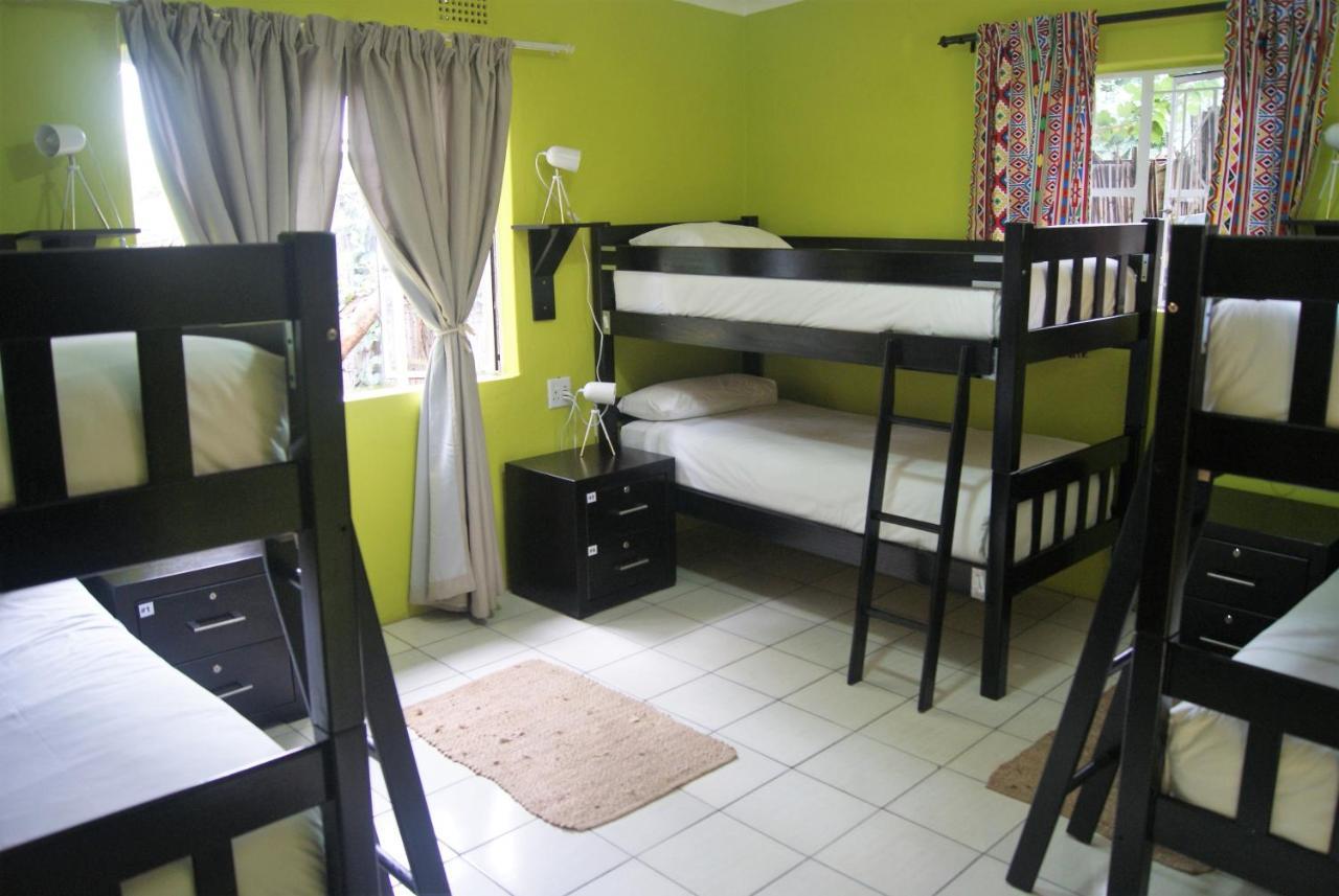 Lebo'S Soweto Backpackers Pansiyon Dış mekan fotoğraf