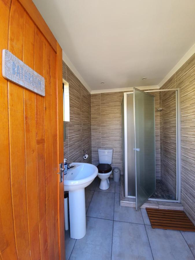 Lebo'S Soweto Backpackers Pansiyon Dış mekan fotoğraf